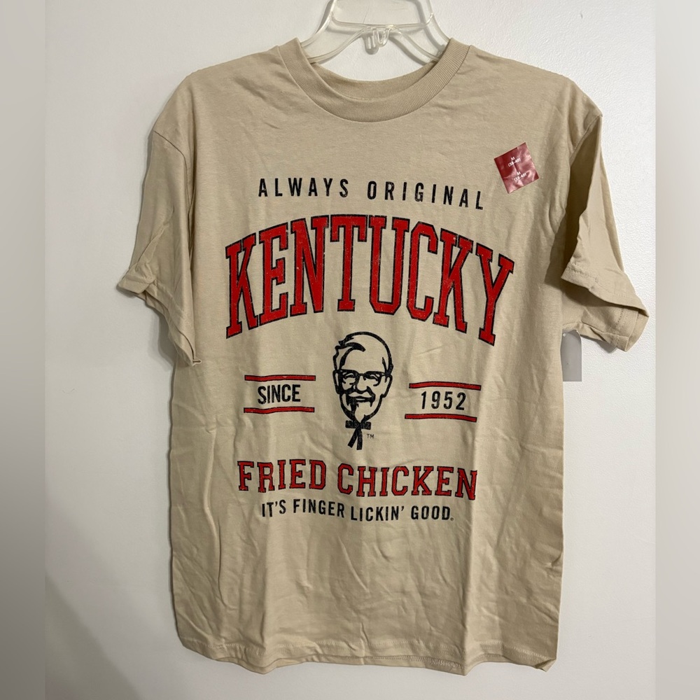Tan Short Sleeve KENTUCKY FRIED CHICKEN Tee  NEW WITH TAGS SIZE MEDIUM